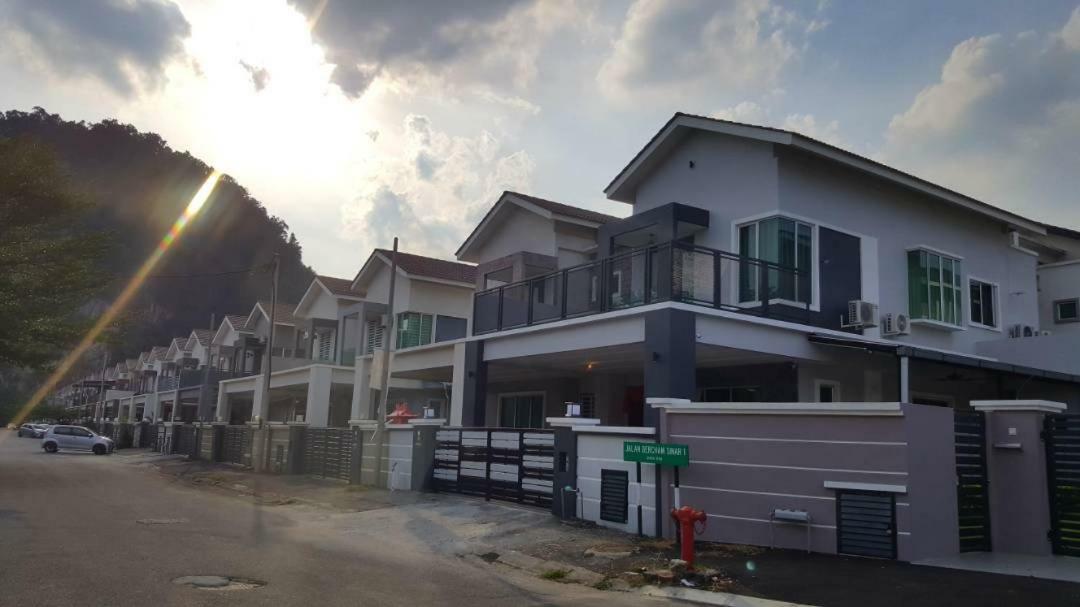 Easteden Homestay *